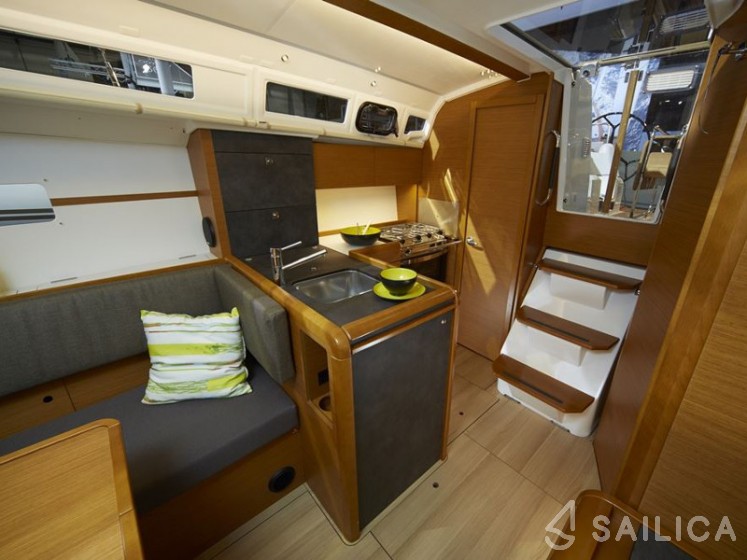 Sun Odyssey 349 - Yacht Charter Sailica