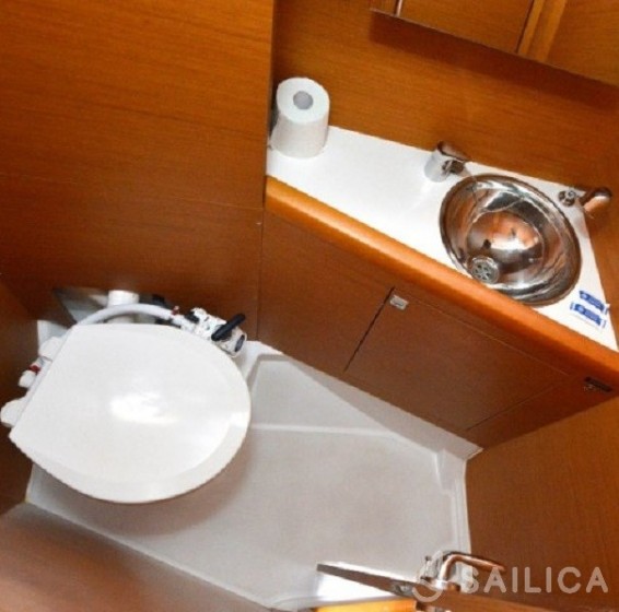 Sun Odyssey 349 - Yacht Charter Sailica