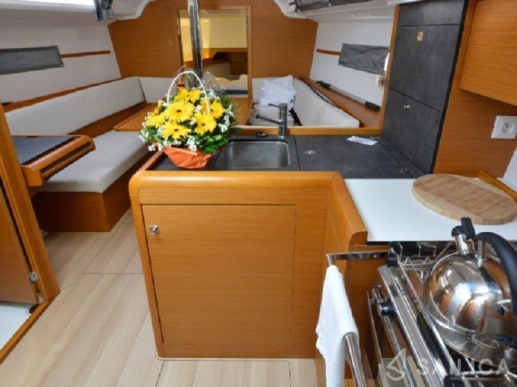 Sun Odyssey 349 - Yacht Charter Sailica