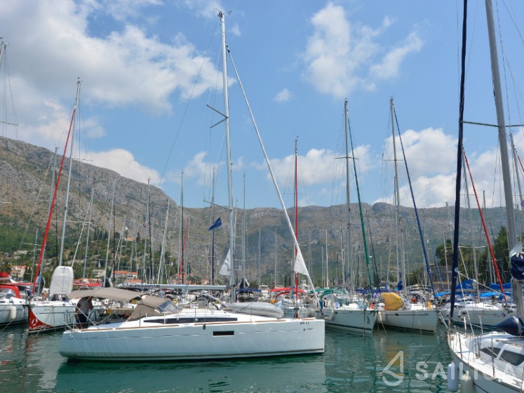 Sun Odyssey 349 - Yacht Charter Sailica