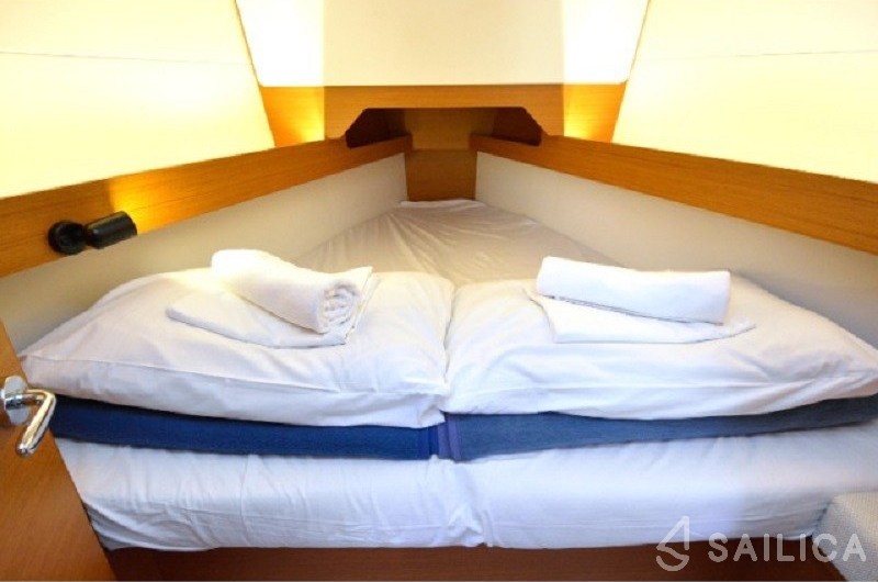 Sun Odyssey 349 - Yacht Charter Sailica