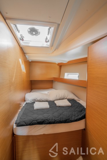 Sun Odyssey 490 - Yacht Charter Sailica
