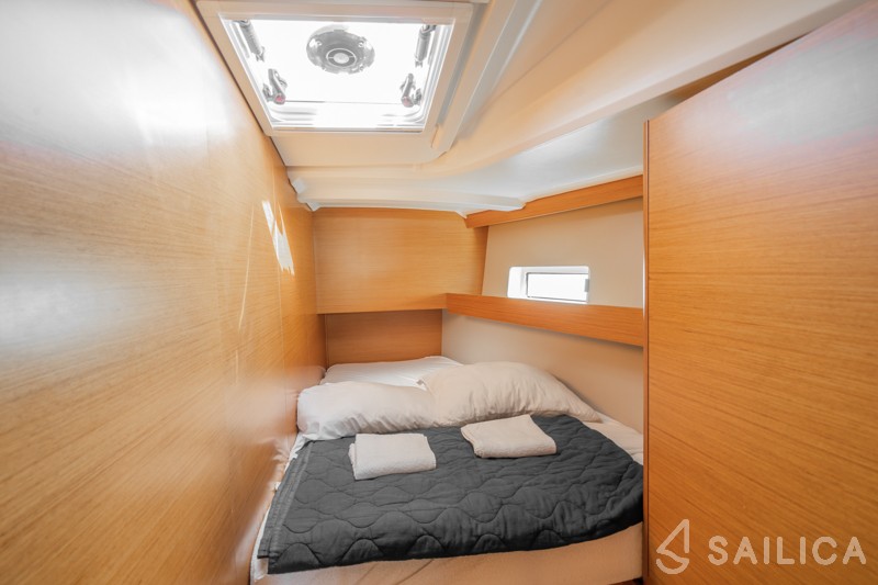 Sun Odyssey 490 - Yacht Charter Sailica