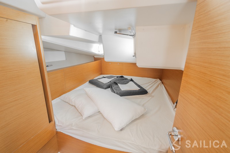 Sun Odyssey 490 - Yacht Charter Sailica