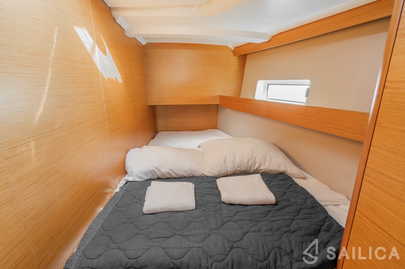 Sun Odyssey 490 - Yacht Charter Sailica