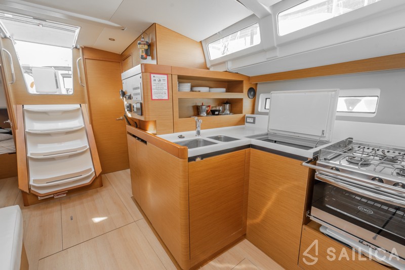 Sun Odyssey 490 - Yacht Charter Sailica
