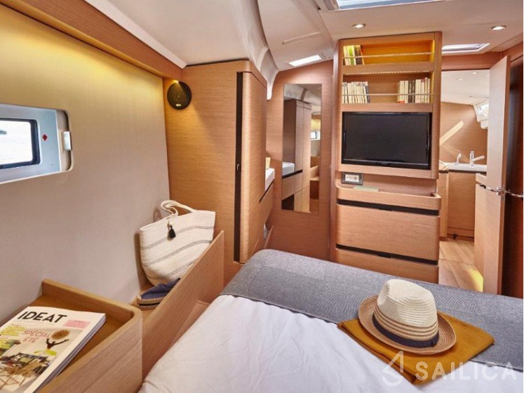 Sun Odyssey 490 - Yacht Charter Sailica