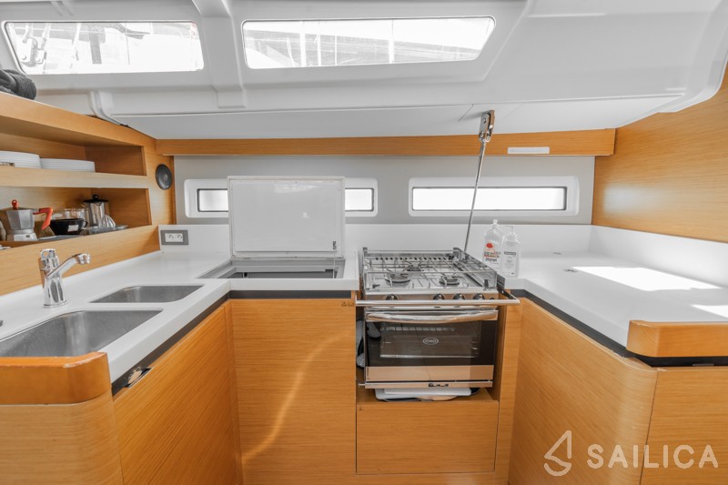 Sun Odyssey 490 - Yacht Charter Sailica