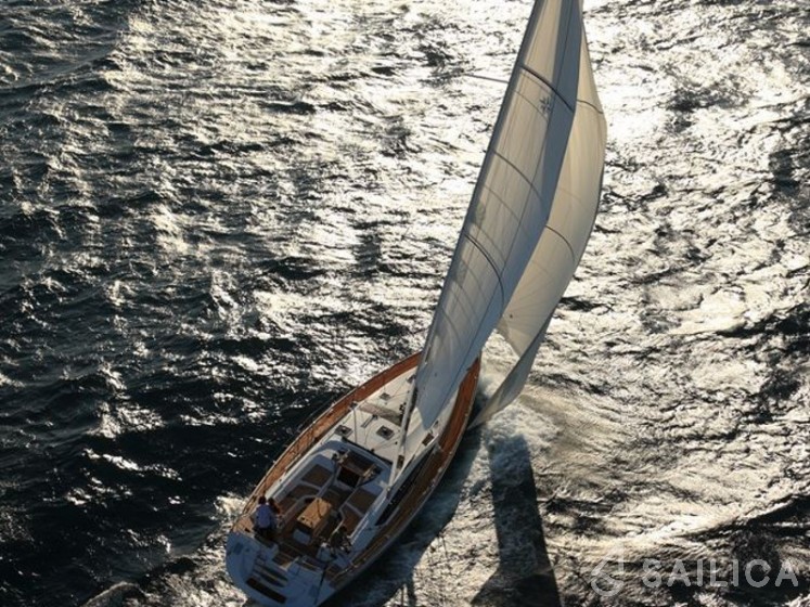 Jeanneau 53 - Yacht Charter Sailica