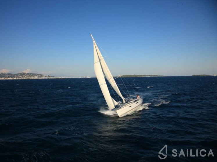 Jeanneau 53 - Yacht Charter Sailica