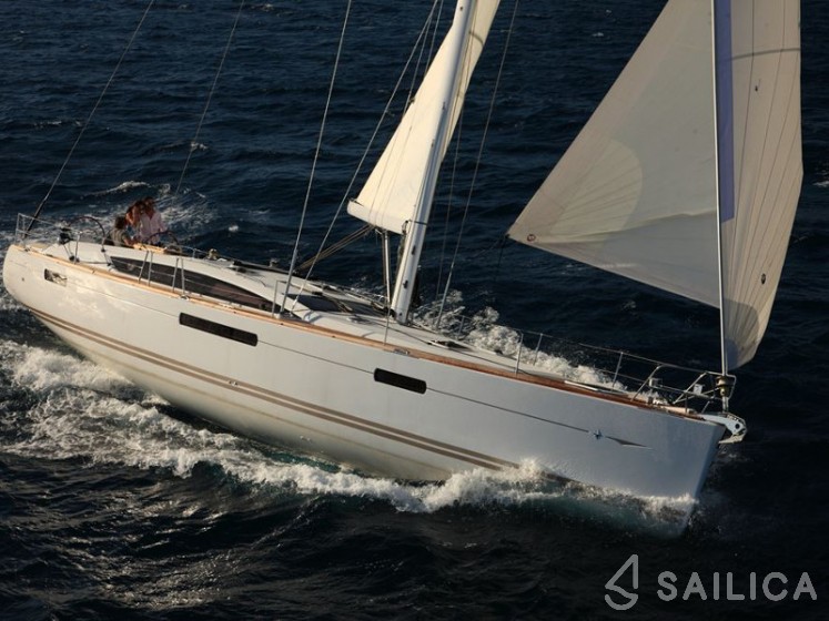 Jeanneau 53 - Yacht Charter Sailica