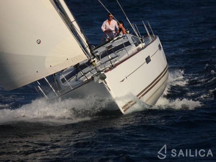 Jeanneau 53 - Yacht Charter Sailica
