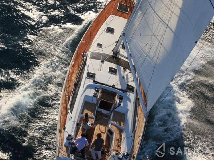 Jeanneau 53 - Yacht Charter Sailica