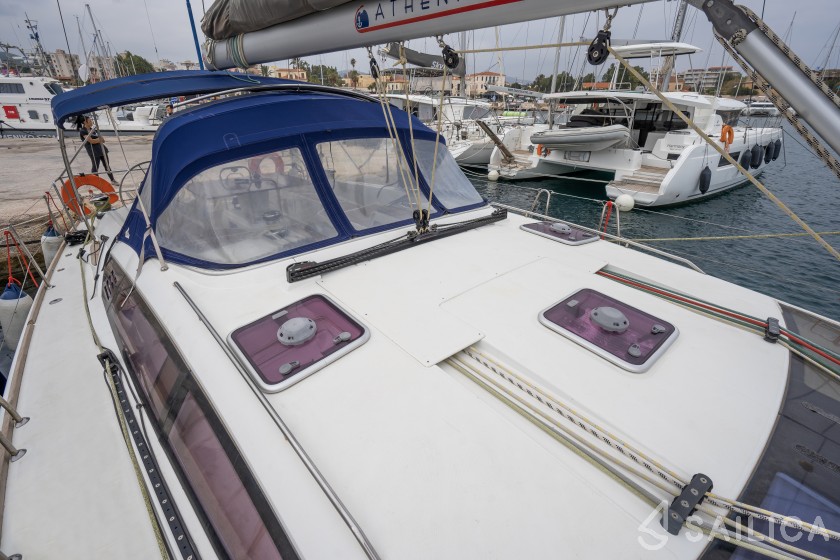 Jeanneau 53 - Yacht Charter Sailica