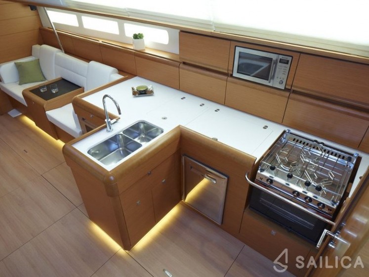 Sun Odyssey 519 - Yacht Charter Sailica