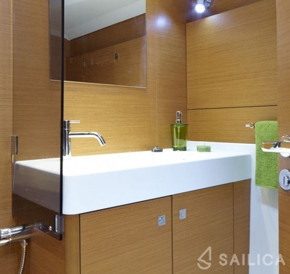Sun Odyssey 519 - Yacht Charter Sailica