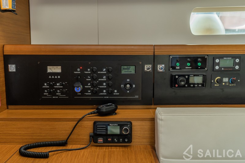Sun Odyssey 519 - Yacht Charter Sailica