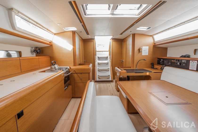 Sun Odyssey 519 - Yacht Charter Sailica