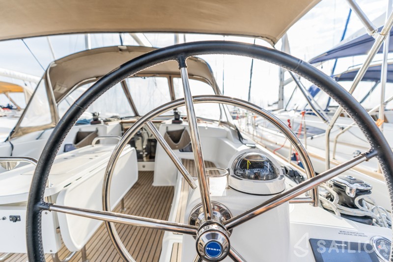 Sun Odyssey 519 - Yacht Charter Sailica