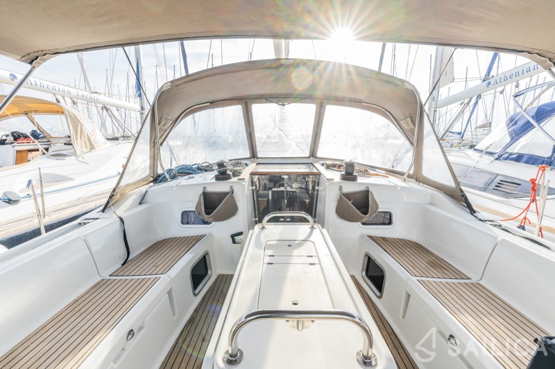 Sun Odyssey 519 - Yacht Charter Sailica