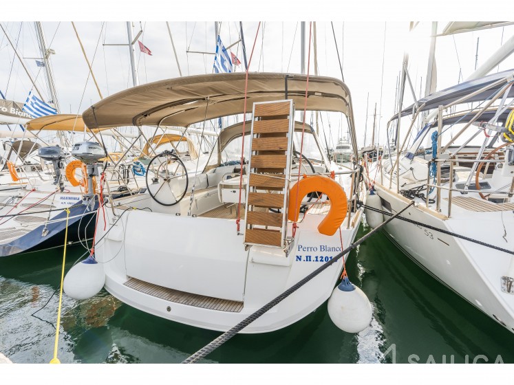Sun Odyssey 519 - Yacht Charter Sailica
