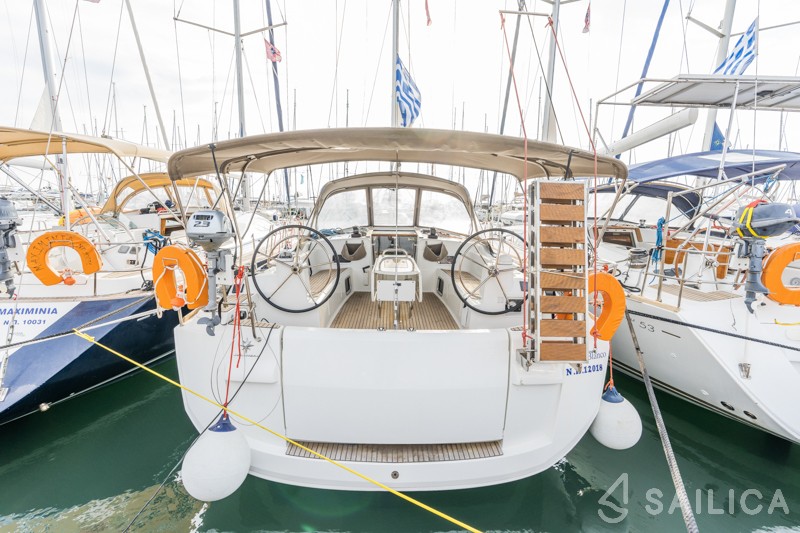 Sun Odyssey 519 - Yacht Charter Sailica