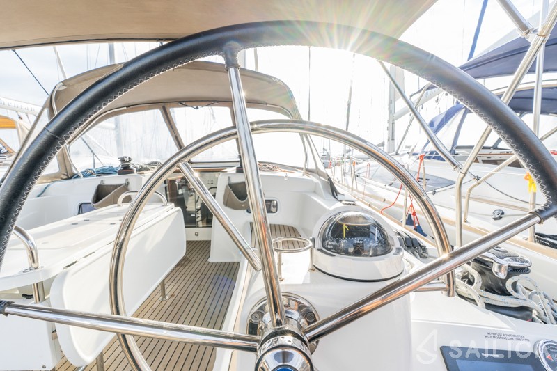 Sun Odyssey 519 - Yacht Charter Sailica