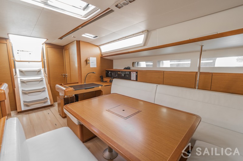 Sun Odyssey 519 - Yacht Charter Sailica