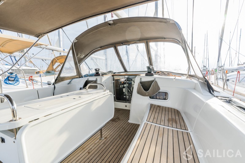Sun Odyssey 519 - Yacht Charter Sailica
