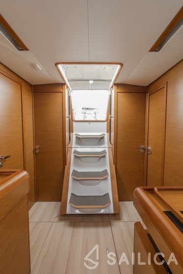 Sun Odyssey 519 - Yacht Charter Sailica