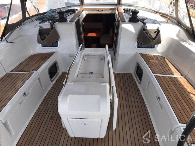 Sun Odyssey 519 - Yacht Charter Sailica