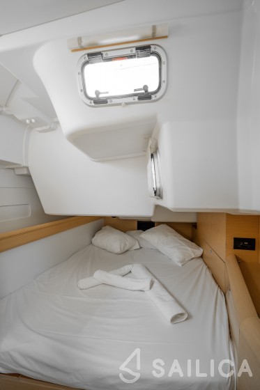Sun Odyssey 519 - Yacht Charter Sailica