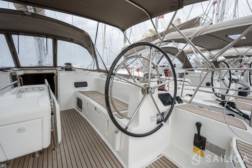 Sun Odyssey 519 - Yacht Charter Sailica