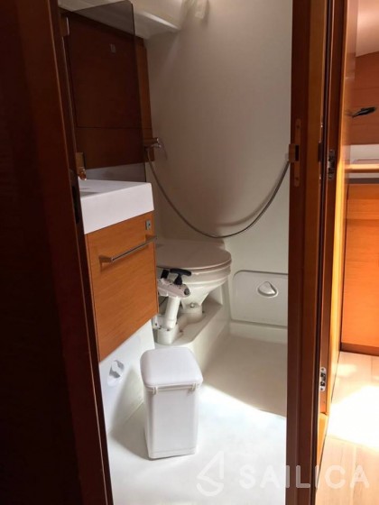 Sun Odyssey 519 - Yacht Charter Sailica
