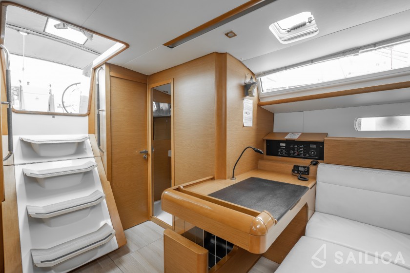 Sun Odyssey 519 - Yacht Charter Sailica