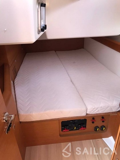 Sun Odyssey 519 - Yacht Charter Sailica