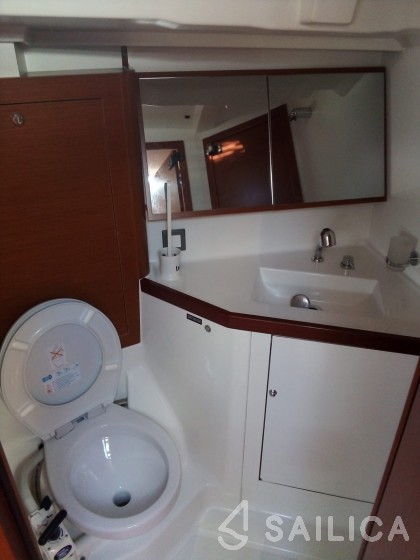 Oceanis 46.1 - Yacht Charter Sailica