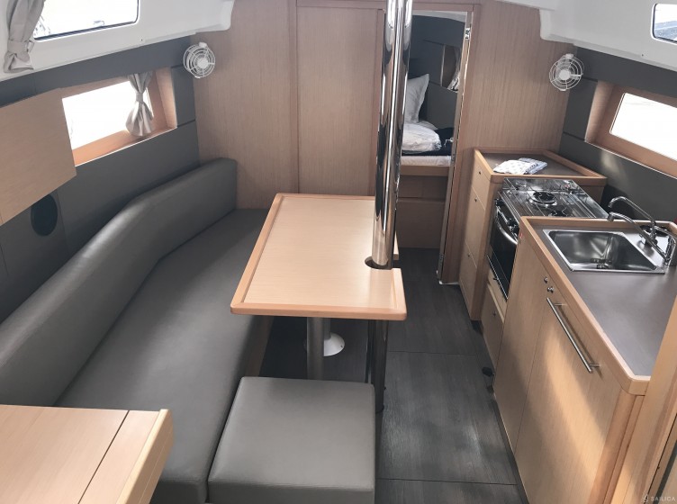 Oceanis 35.1 - Yacht Charter Sailica