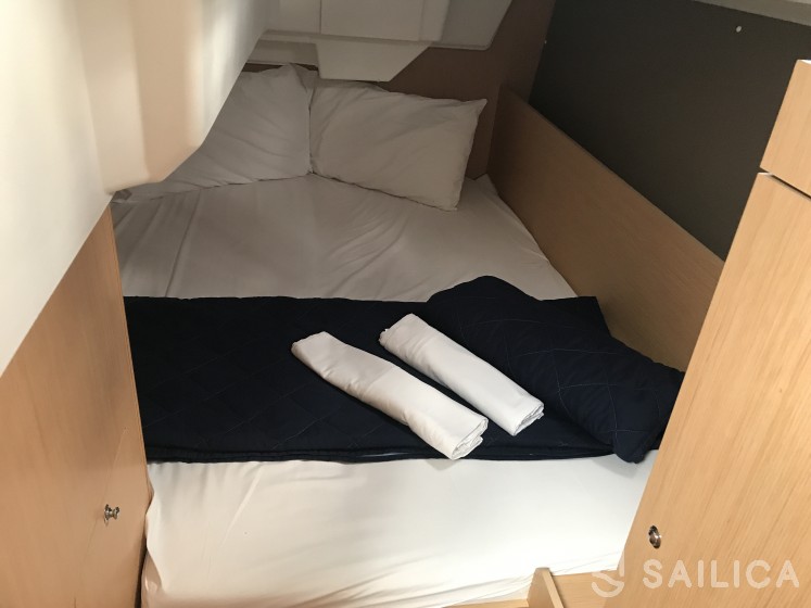 Oceanis 35.1 - Yacht Charter Sailica