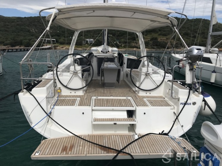 Oceanis 41.1 - Yacht Charter Sailica