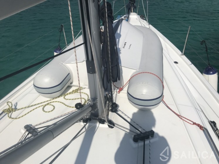 Oceanis 41.1 - Yacht Charter Sailica