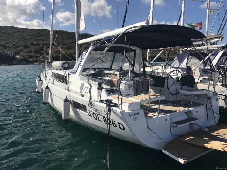 Oceanis 41.1 - Yacht Charter Sailica