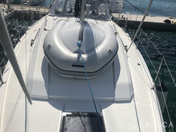 Oceanis 41.1 - Yacht Charter Sailica