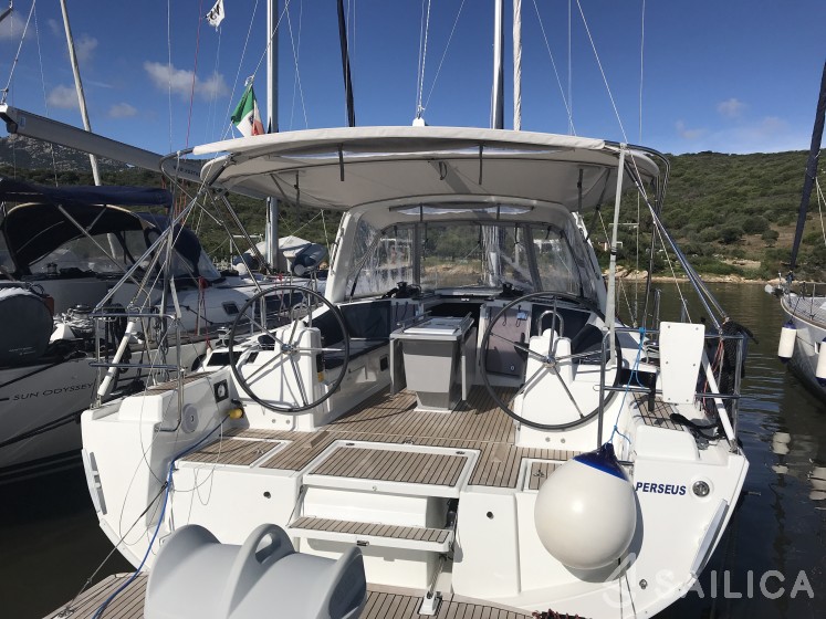 Oceanis 41.1 - Yacht Charter Sailica