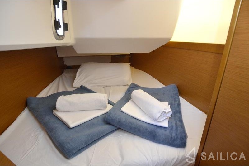 Sun Odyssey 349 - Yacht Charter Sailica