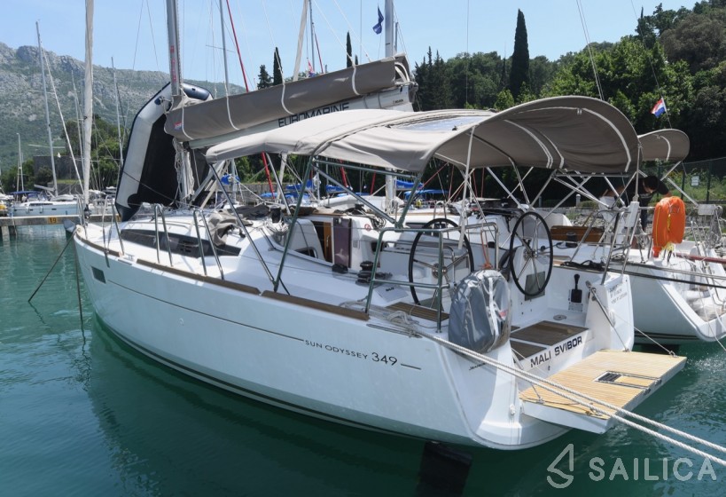 Sun Odyssey 349 - Yacht Charter Sailica