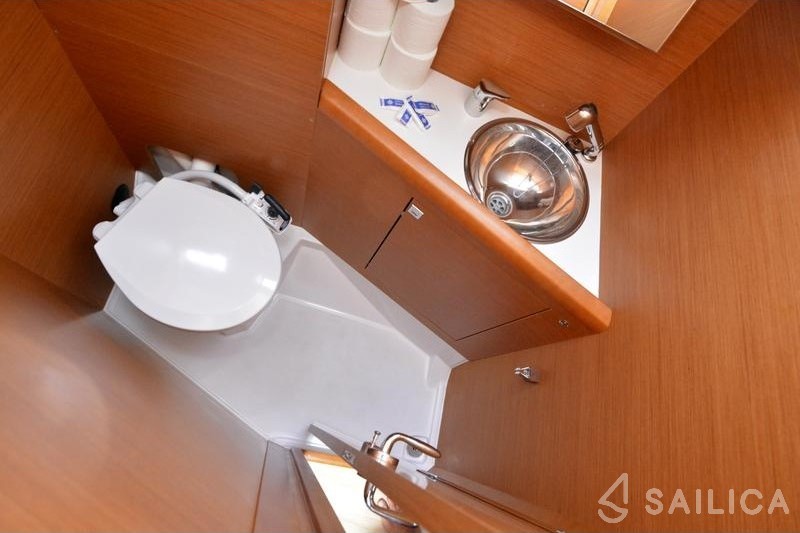 Sun Odyssey 349 - Yacht Charter Sailica