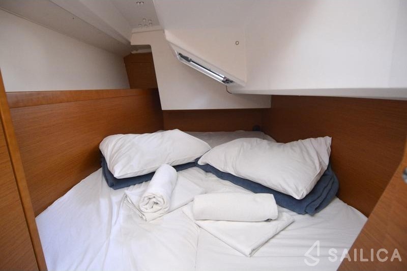 Sun Odyssey 349 - Yacht Charter Sailica