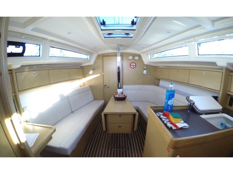 Bavaria 34 Cruiser - Yacht Charter Sailica