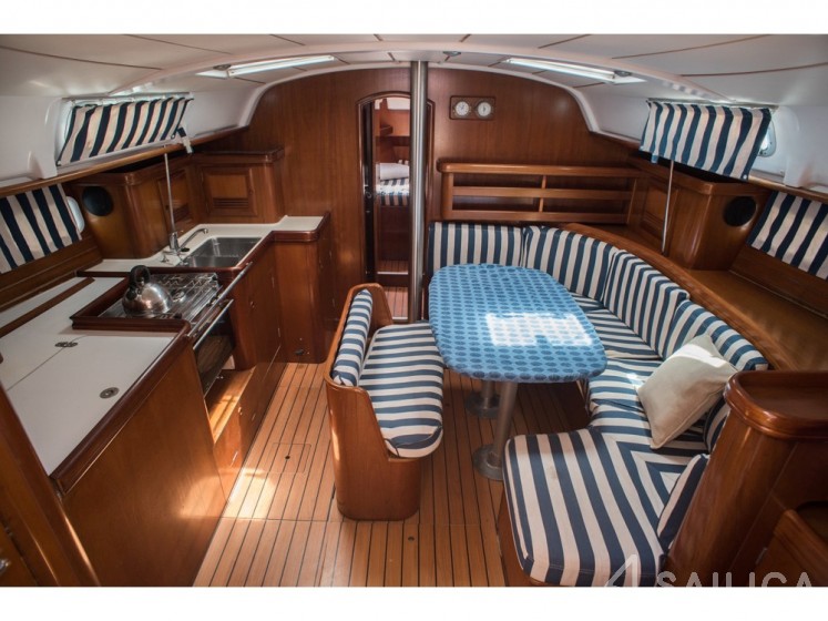 Oceanis 41.1 - Yacht Charter Sailica